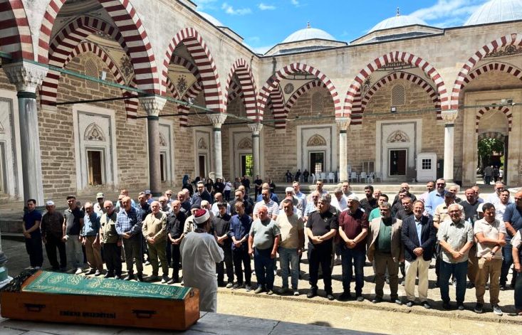 II. Beyazıt Camisi’nde kılınan cenaze namazı
