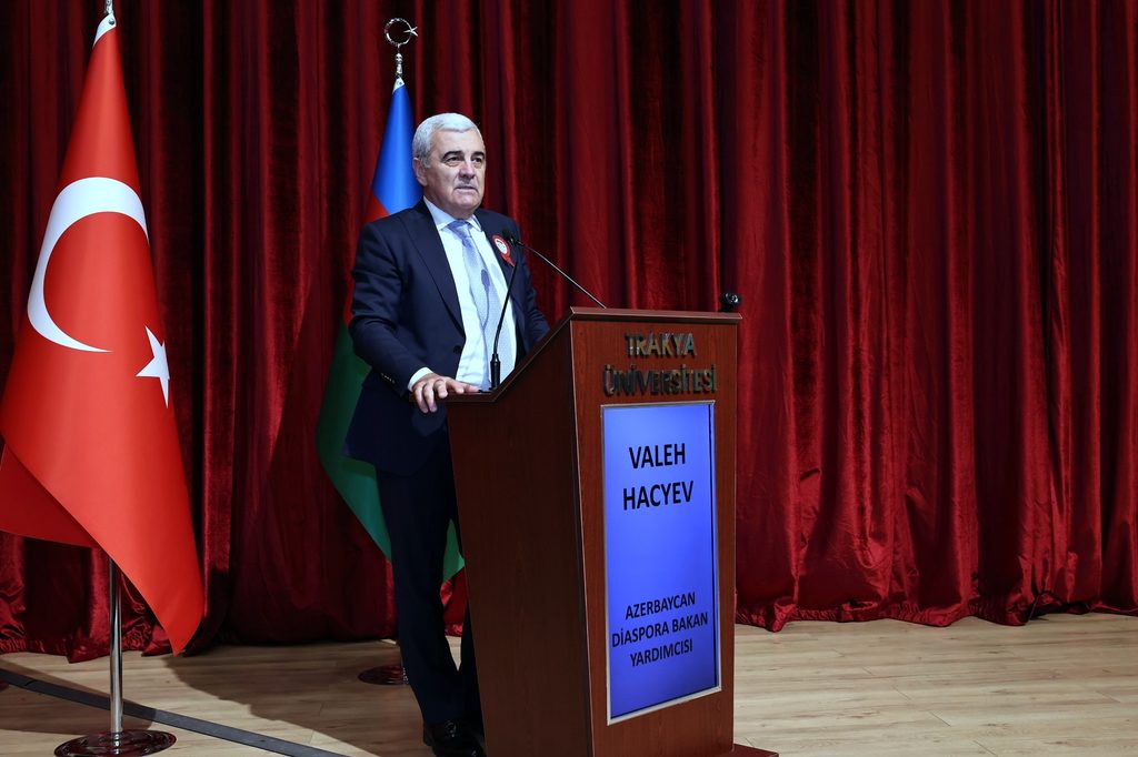 Azerbaycan Cumhuriyeti Diasporla İş üzrə Dövlət Komitesi Birinci Başkan Yardımcısı Valeh Hacıyev, Türkiye ile Azerbaycan arasındaki toplumsal ve kültürel bağların güçlendirilmesinde diasporanın taşıdığı öneme dikkat çekti.
